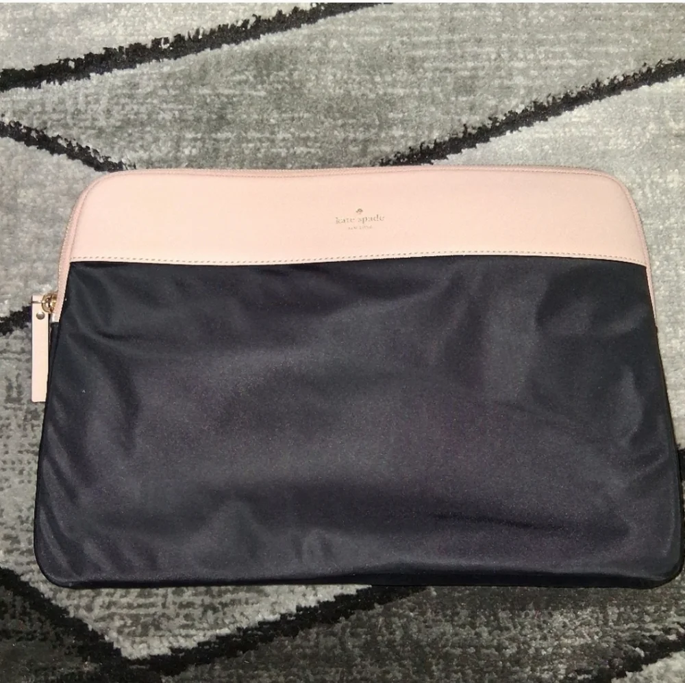 EUC Kate Spade Light Pink & Black Color Block Saffiano Leather Laptop Bag!